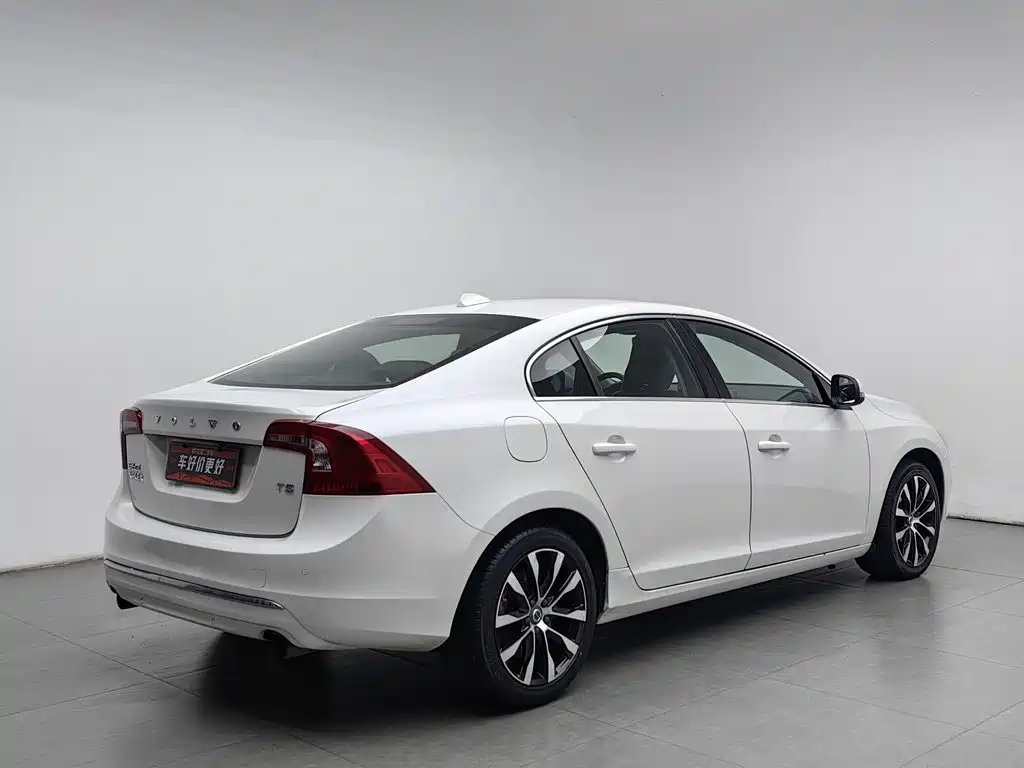 Volvo S60 — миниатюра 2