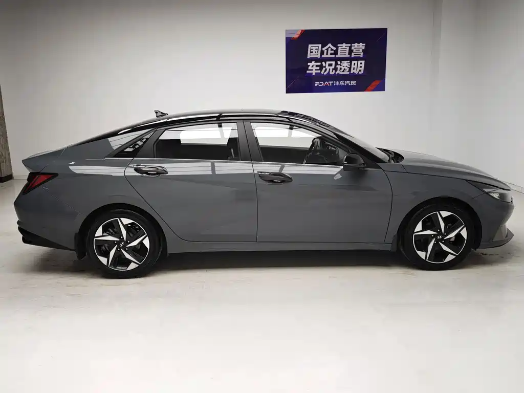 Hyundai Elantra — миниатюра 7