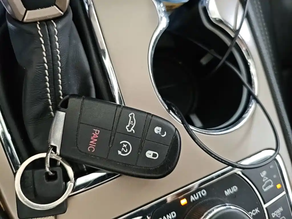 Jeep Grand Cherokee (Import) — миниатюра 13