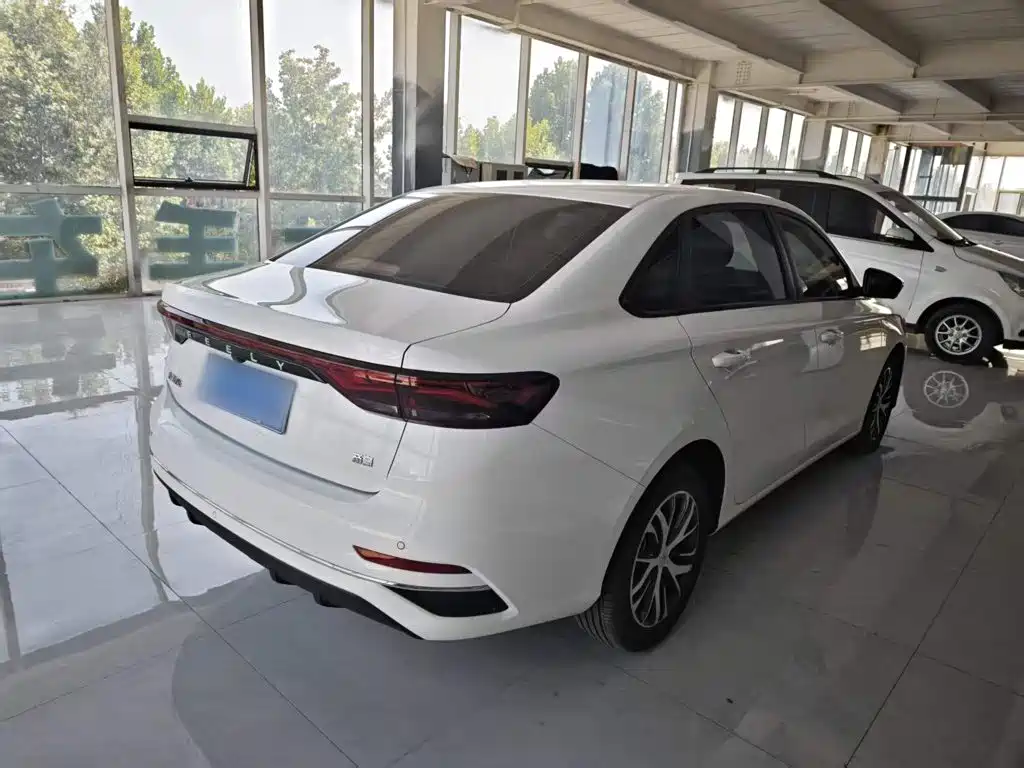 Geely Emgrand — миниатюра 7