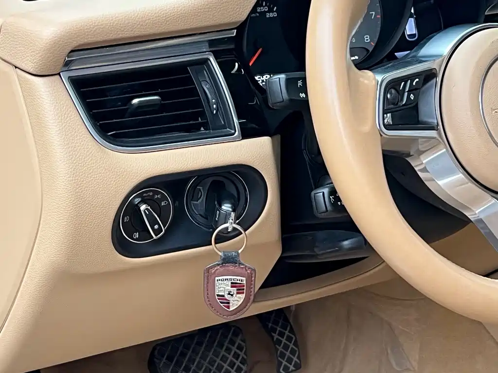 Porsche Macan — миниатюра 22