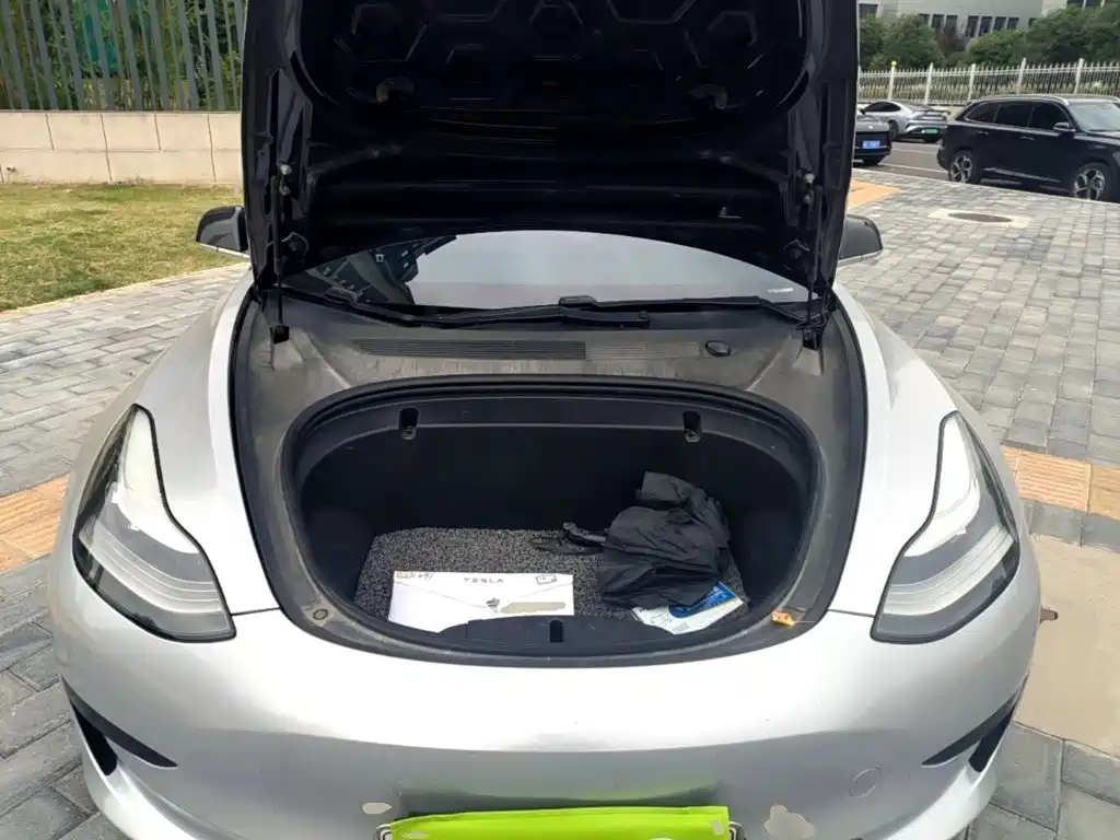 Tesla Model 3 — миниатюра 20