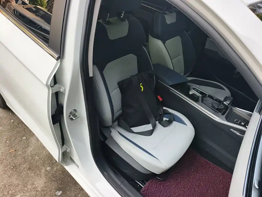 Geely Emgrand — миниатюра 25