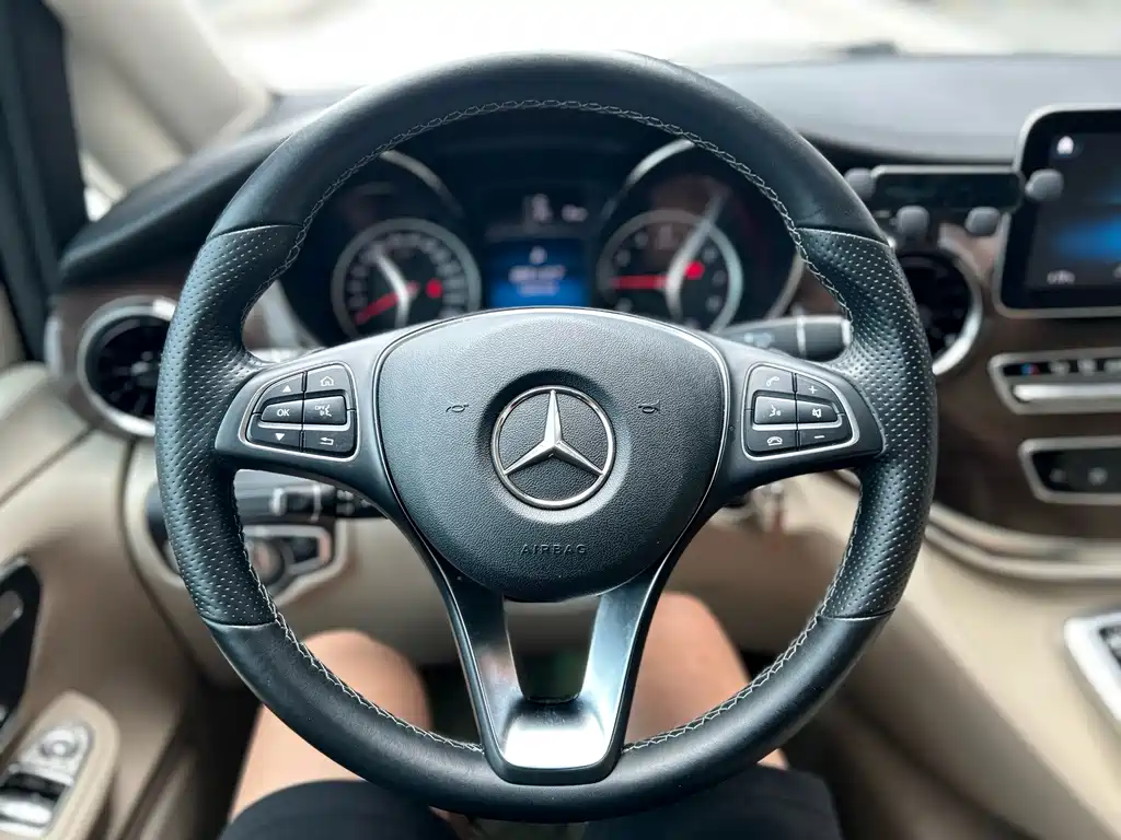 Mercedes-Benz V-Class — миниатюра 9