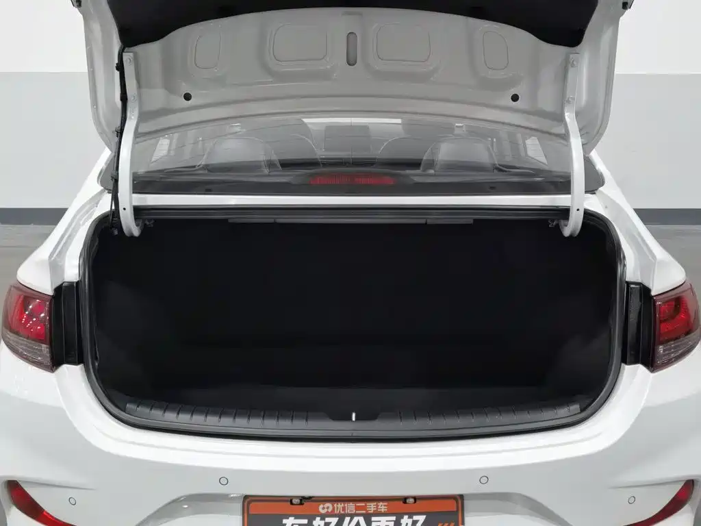 Hyundai Elantra — миниатюра 16