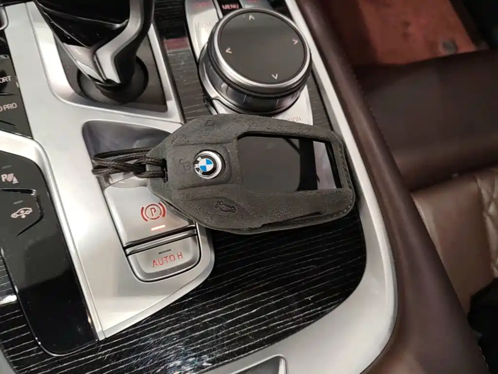 BMW 7 Series — миниатюра 13