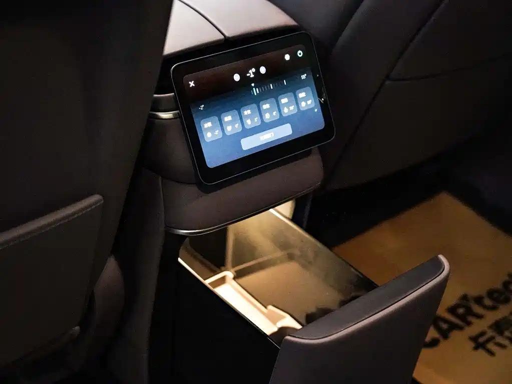 NIO ES8 — миниатюра 16