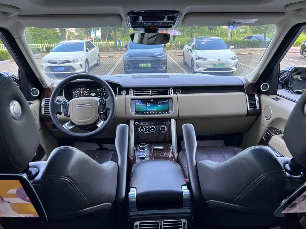 Land Rover Range Rover — миниатюра 6