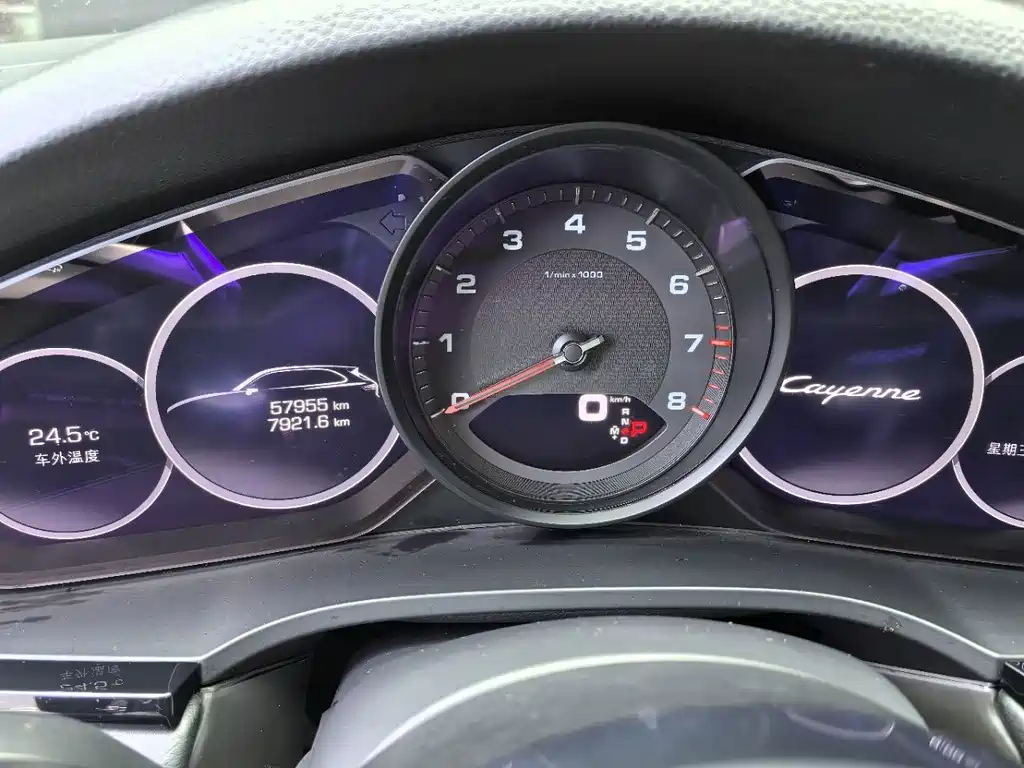 Porsche Cayenne — миниатюра 8