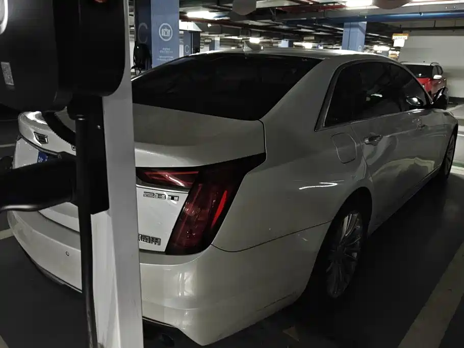 Cadillac CT6 — миниатюра 3