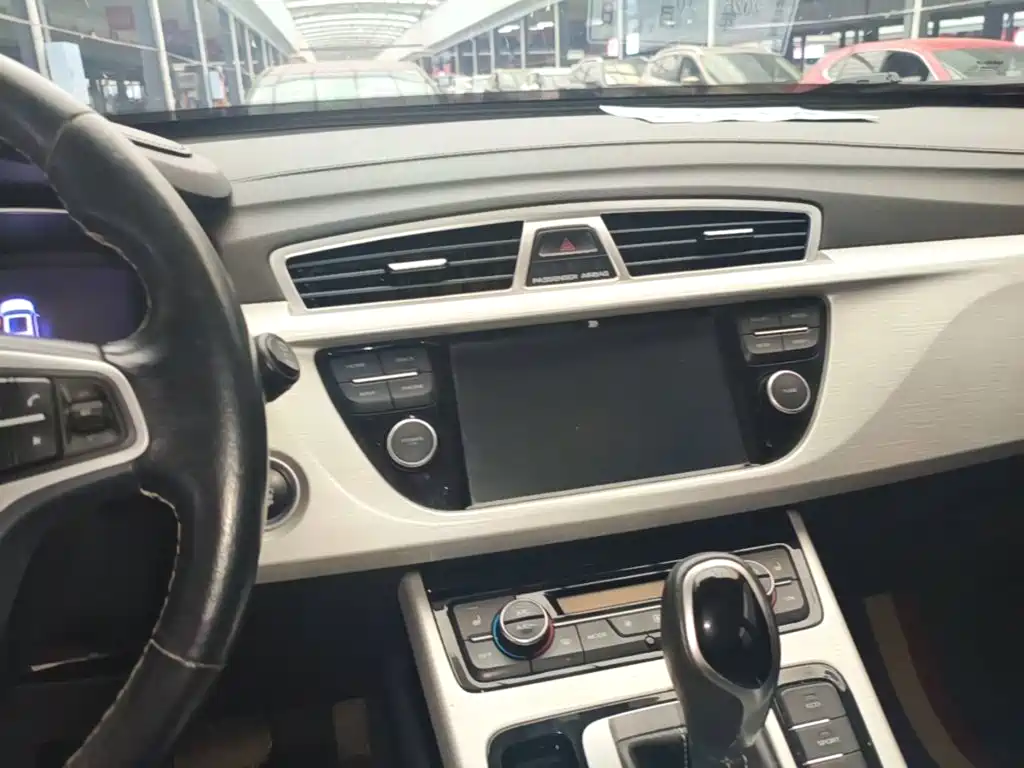 Geely Boyue — миниатюра 13