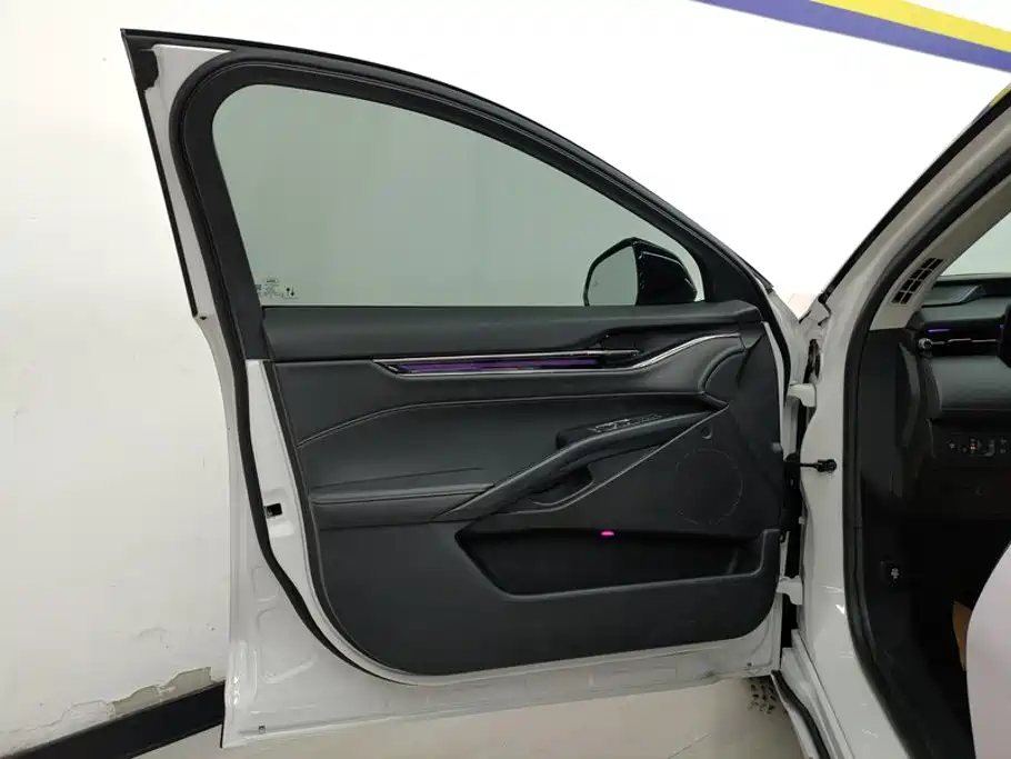 Ford Mondeo — миниатюра 7