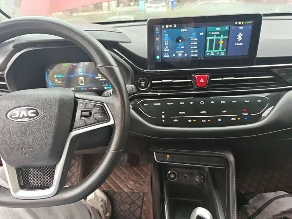JAC JAC iEVS4 — миниатюра 10