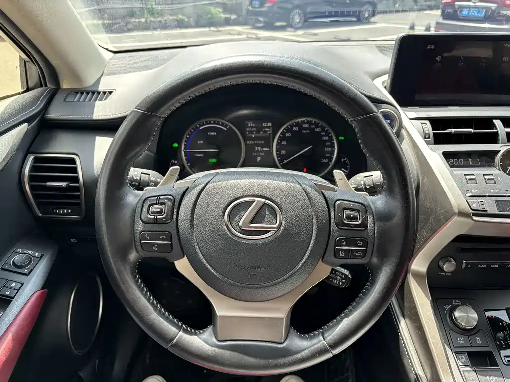 Lexus NX — миниатюра 8