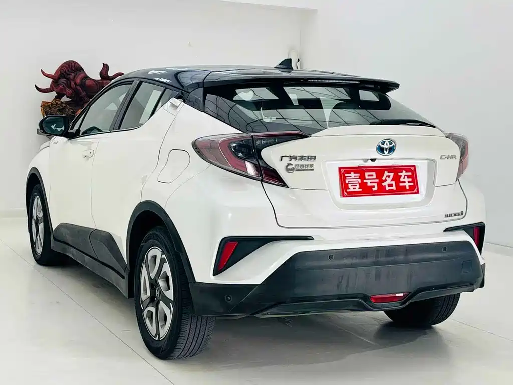 Toyota C-HR EV — миниатюра 4