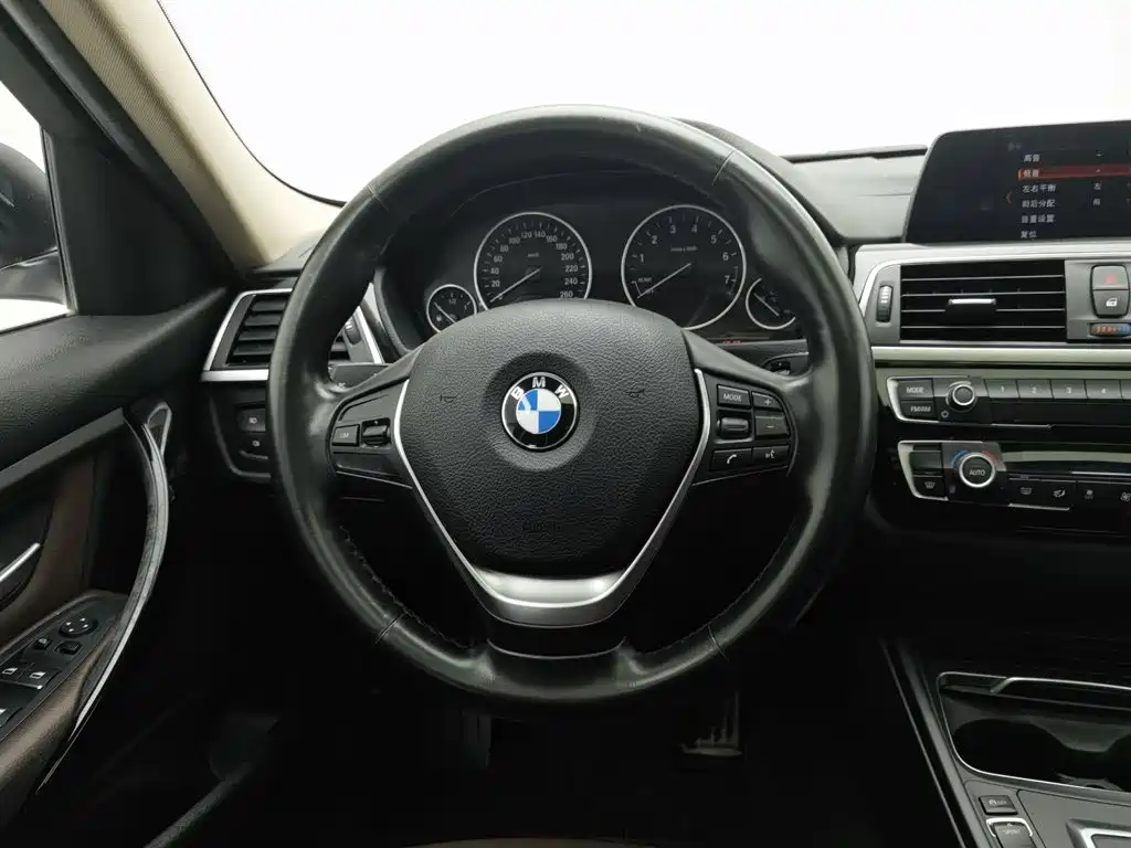 BMW 3 Series — миниатюра 11