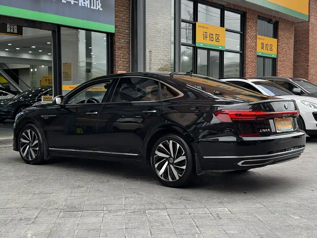 Volkswagen Passat 2024 380TSI Elite
