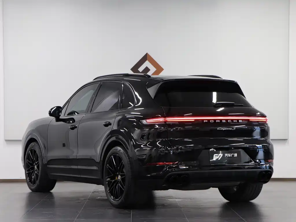 Porsche Cayenne — миниатюра 4