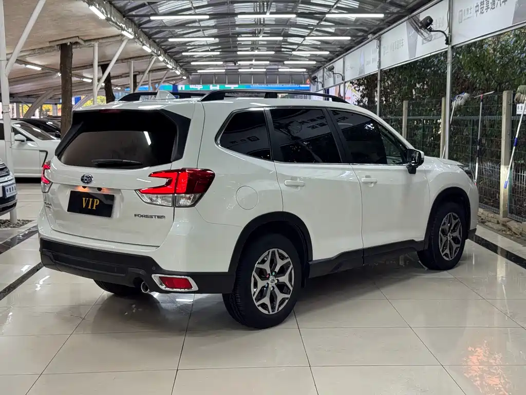 Subaru Forester - фото 4