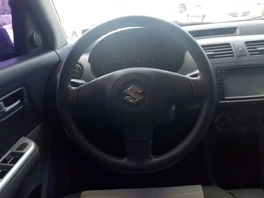 Suzuki Swift — миниатюра 15