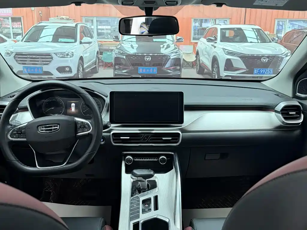 Geely Binyue — миниатюра 9