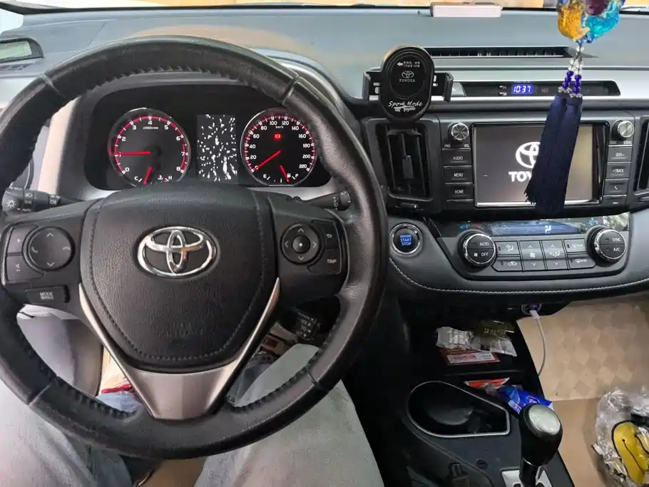 Toyota RAV4 — миниатюра 12