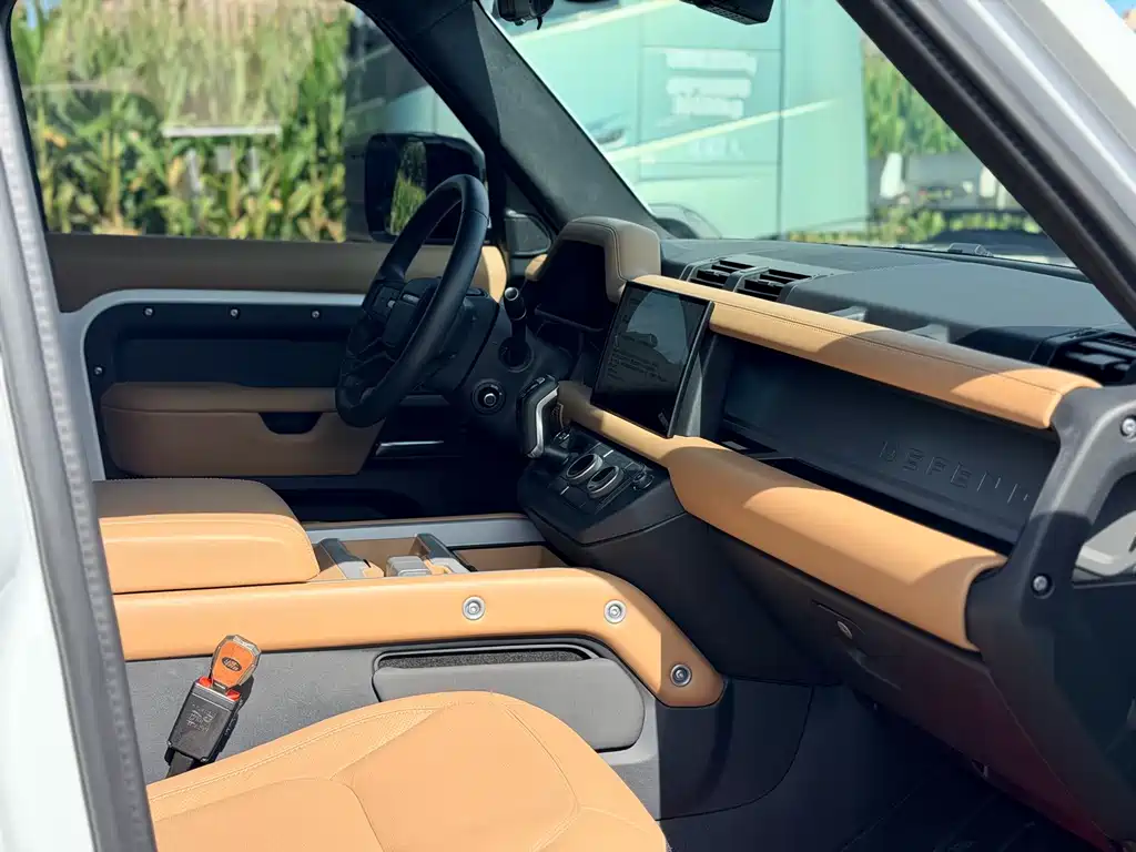 Land Rover Defender — миниатюра 12