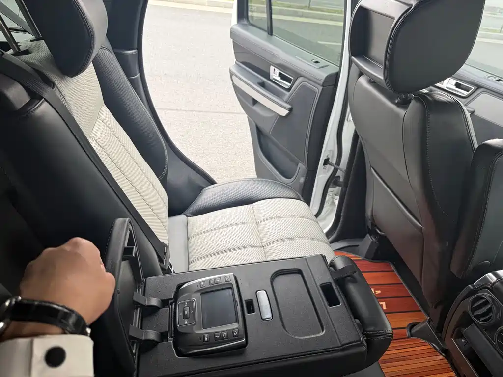 Land Rover Sport — миниатюра 11