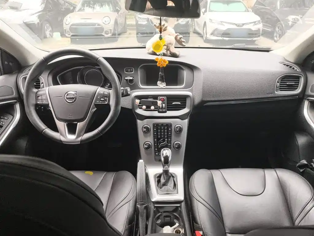 Volvo V40 — миниатюра 5