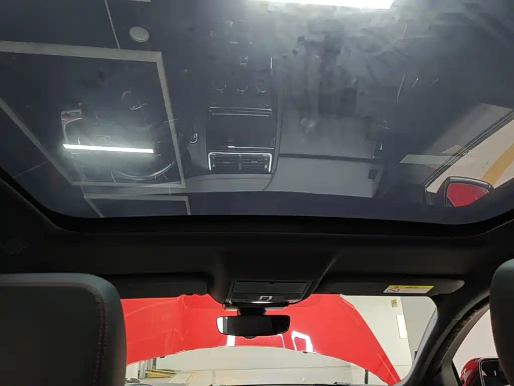 Jaguar E-PACE — миниатюра 18