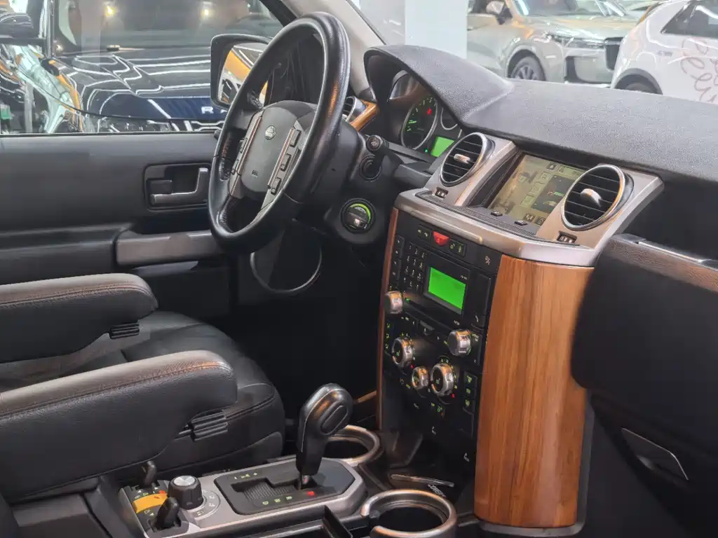 Land Rover Discovery — миниатюра 7