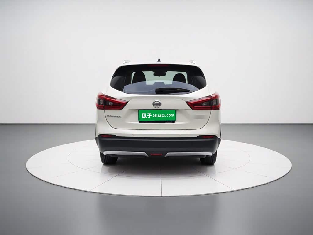 Nissan Qashqai 2.0 л 2022 г. Белый, пробег 12400 км