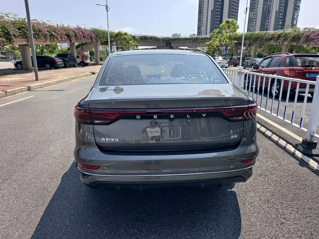Geely Emgrand — миниатюра 8