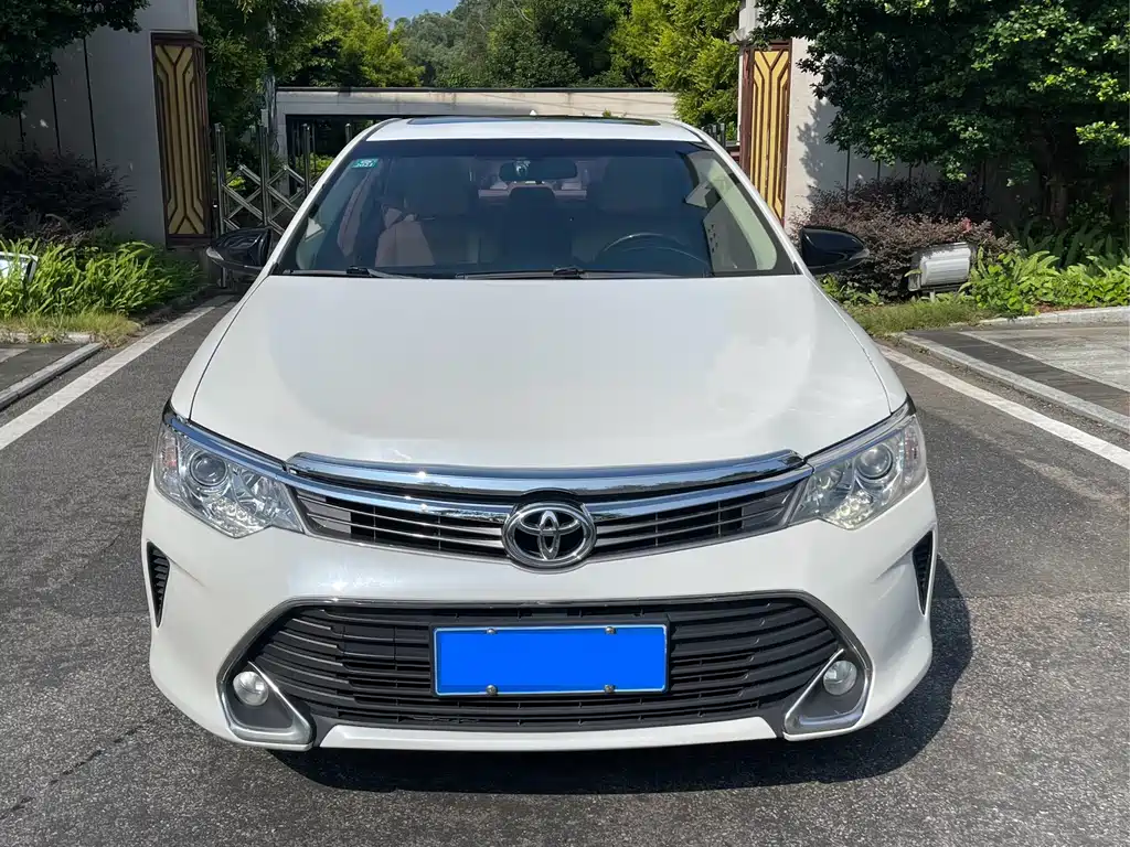 Toyota Camry — миниатюра 2