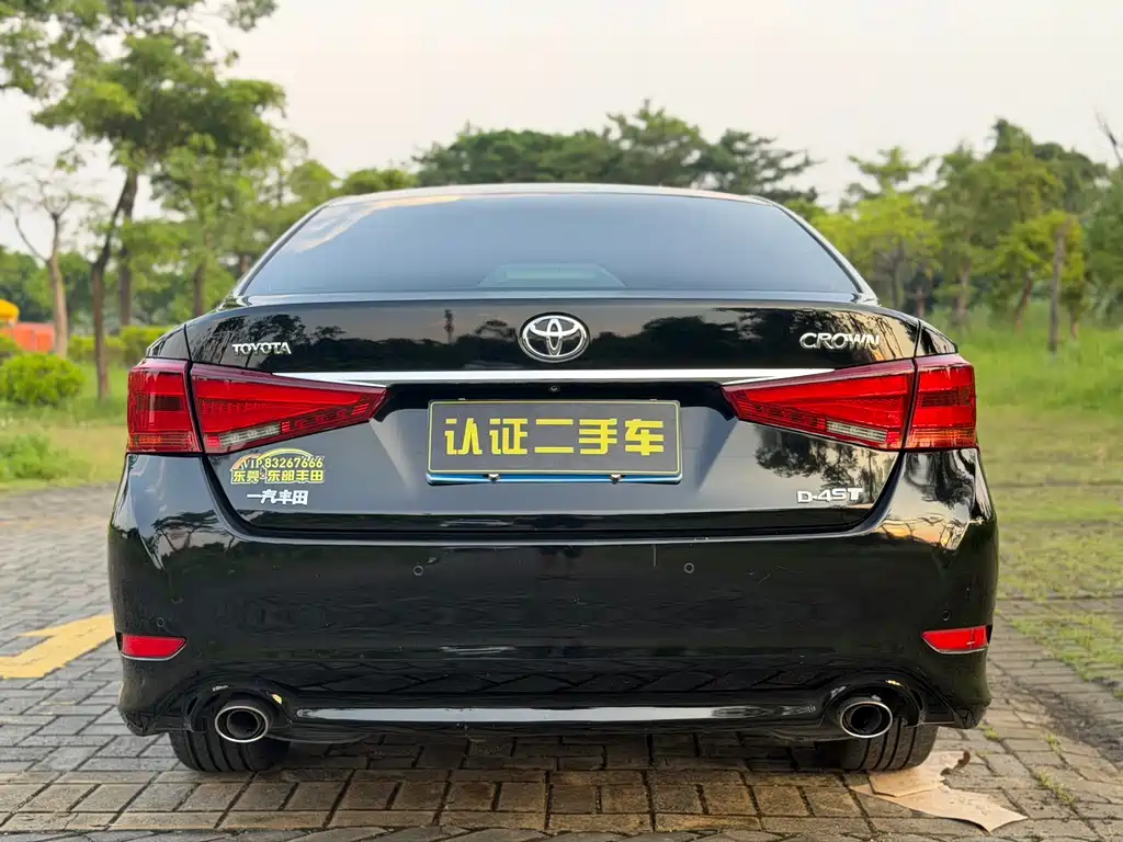 Toyota Crown — миниатюра 5