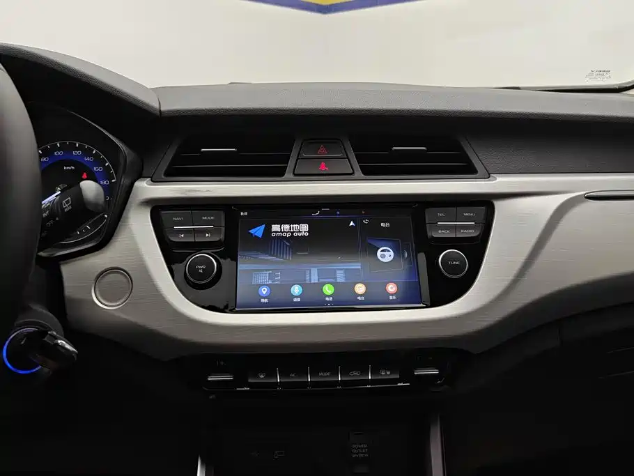 Geely Vision X3 — миниатюра 13