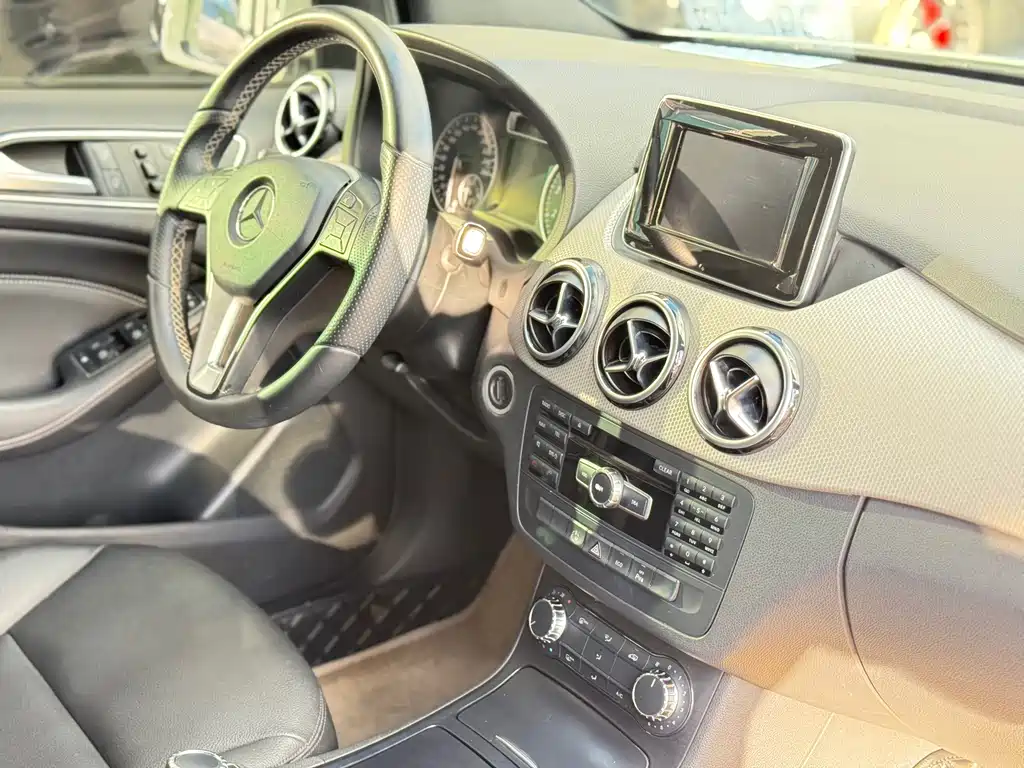 Mercedes-Benz B-Class — миниатюра 25