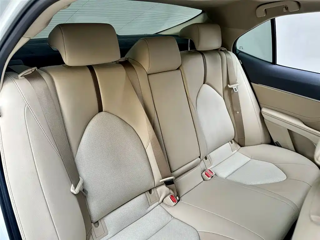 Toyota Camry 2021 2.5G Luxury