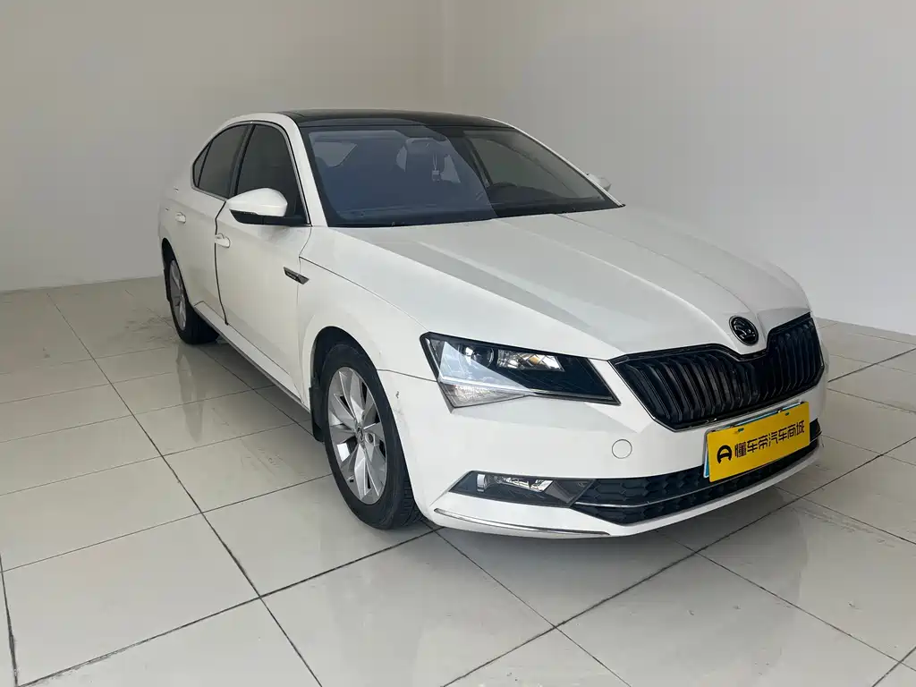 Skoda Superb — миниатюра 2