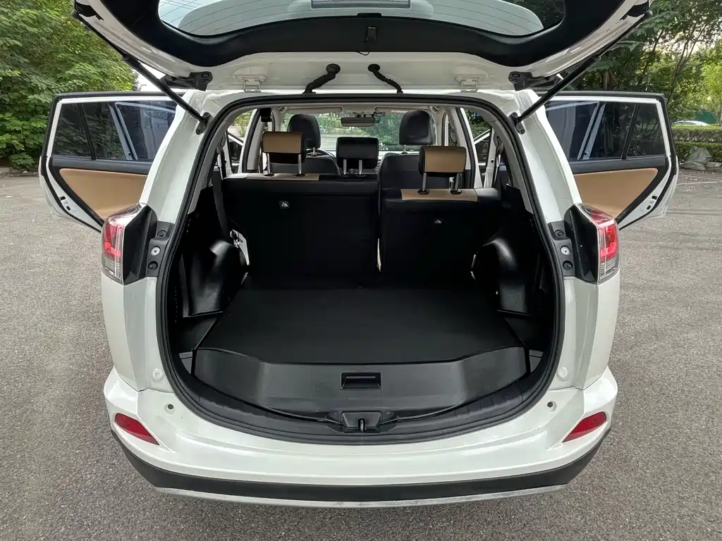 Toyota RAV4 — миниатюра 18