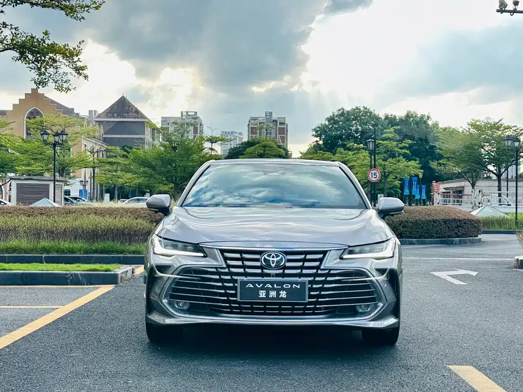 Toyota Avalon — миниатюра 2