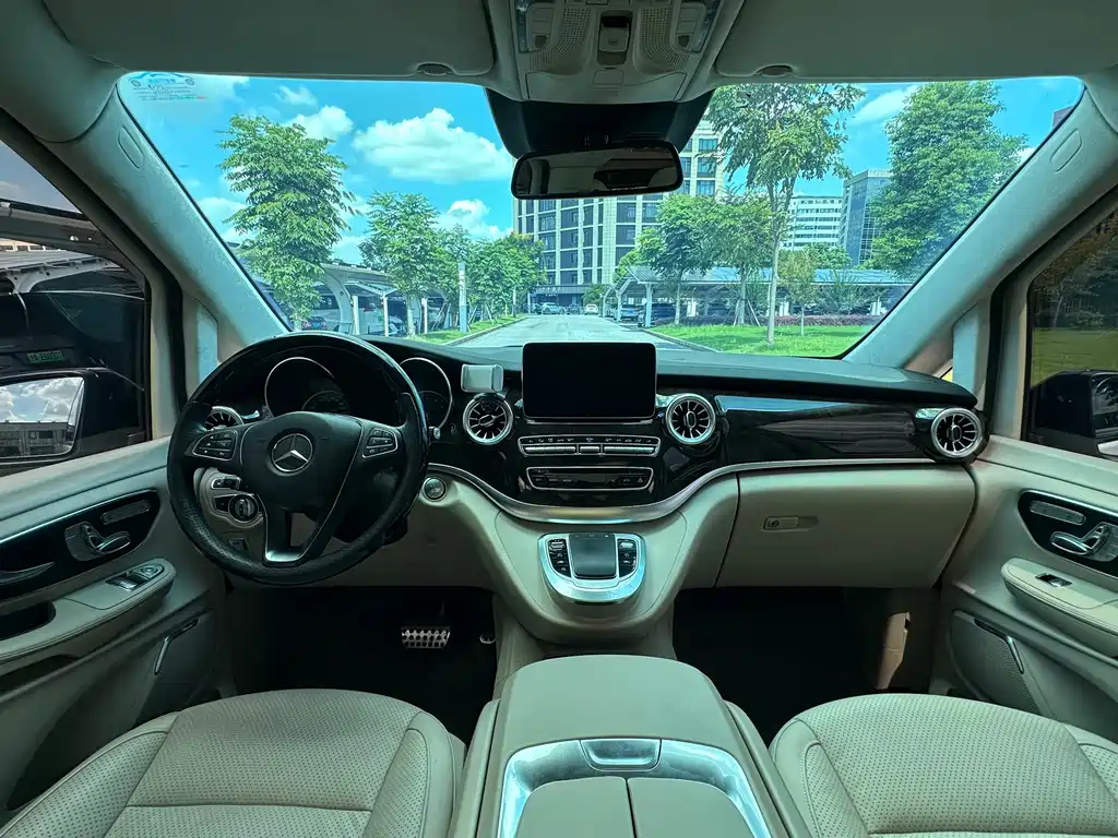 Mercedes-Benz V-Class — миниатюра 14