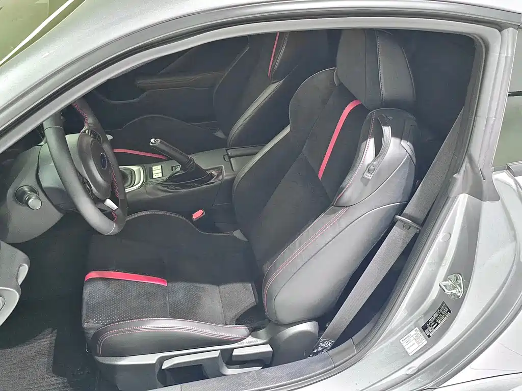 Subaru BRZ 2023 2.4L MT 10