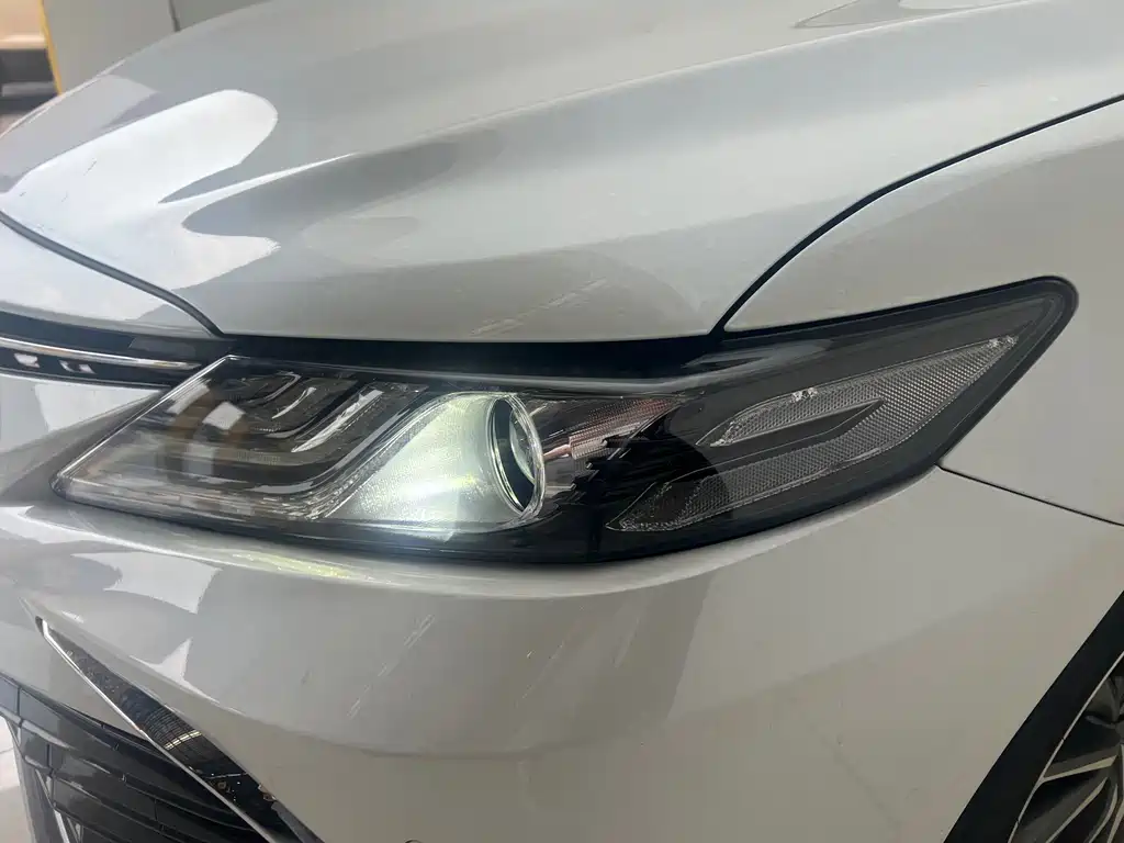 Toyota Camry — миниатюра 4
