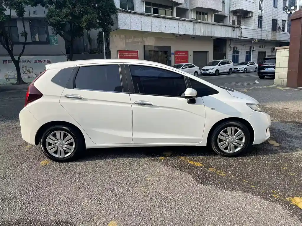 Honda Fit — миниатюра 4