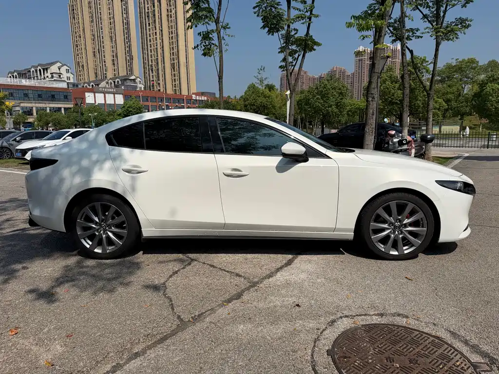 Mazda 3 Axela — миниатюра 4