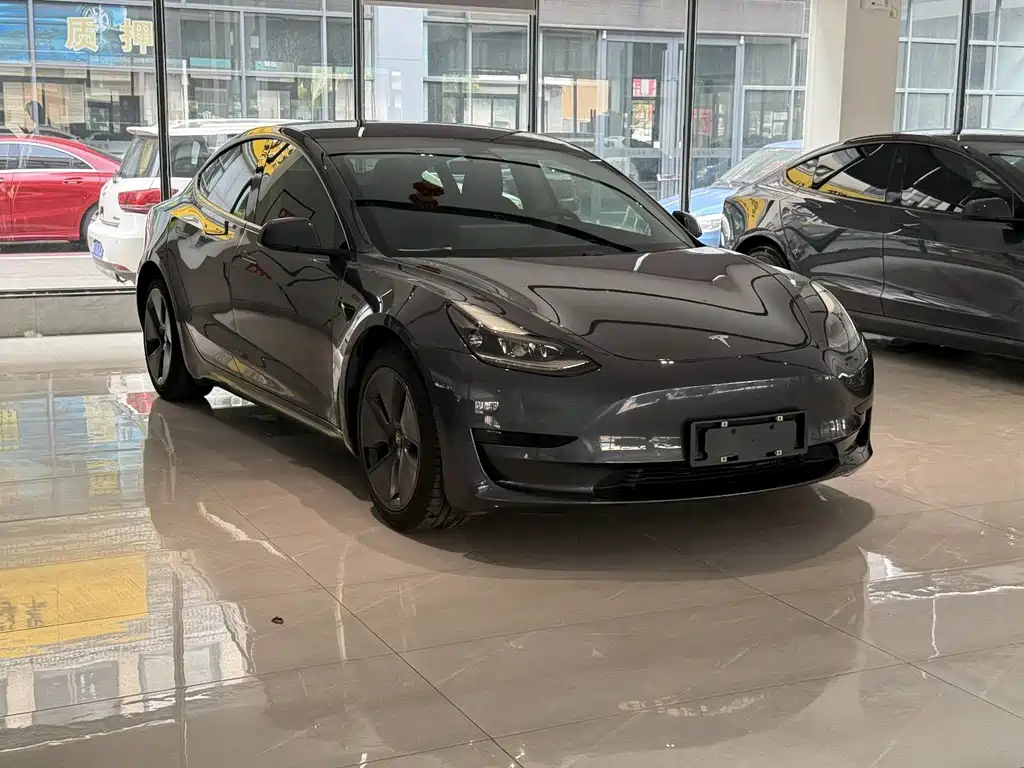 Tesla Model 3 — миниатюра 2