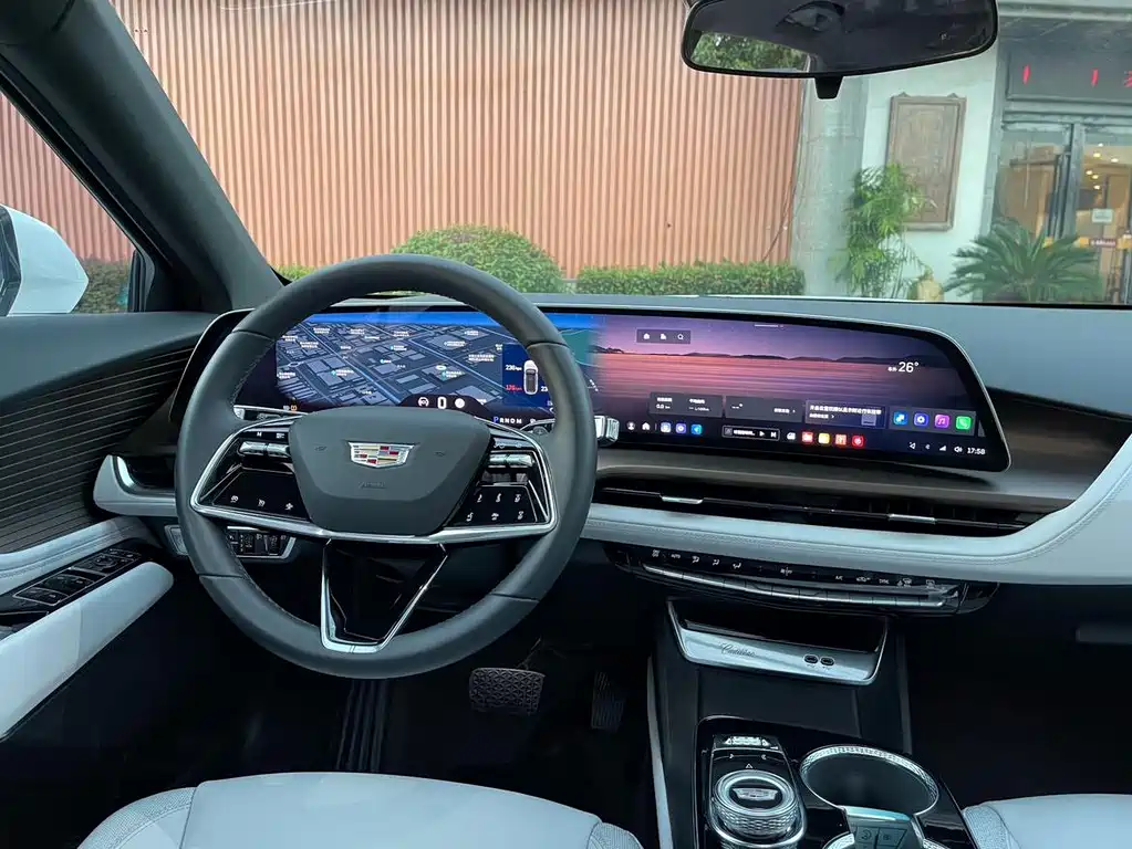 Cadillac GT4 — миниатюра 8