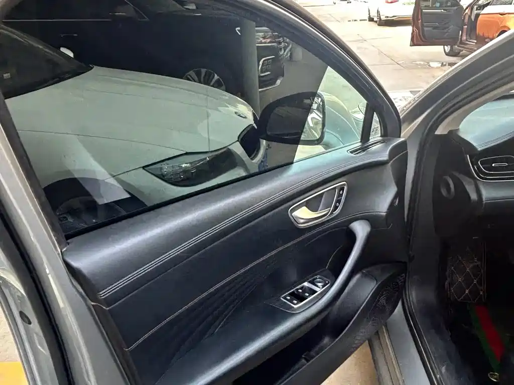 Roewe D7 — миниатюра 5
