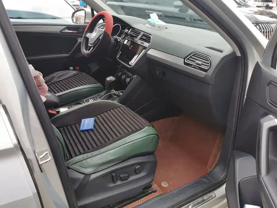 Volkswagen Tiguan L — миниатюра 8